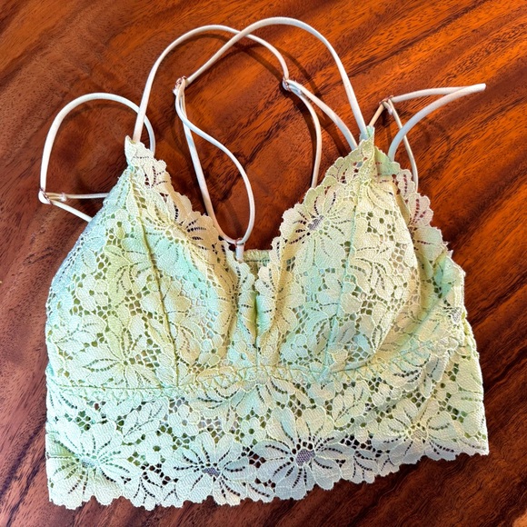 3 VS PINK VICTORIAS SECRET BRALETTES - Picture 6 of 7